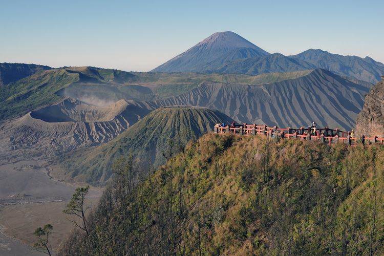 Harga Jeep Bromo, harga jeep bromo 2025, harga jeep bromo via probolinggo, Harga Jeep Bromo dari Probolinggo 2025, Ada 8 Pilihan, 1. Paket Lengkap Sunrise + Kawah + Spot Favorit, 2. Paket Sunrise + Kawah, 3. Paket Penanjakan 2 + Kawah + Spot Favorit, 4. Paket Sunrise Seruni + Kawah, 5. Paket Metigen + Kawah + Spot Favorit, 6. Paket Metigen + Kawah, 7. Paket Kawah + Bukit Teletubis + Pasir Berbisik, 8. Paket Kawah Bromo Saja