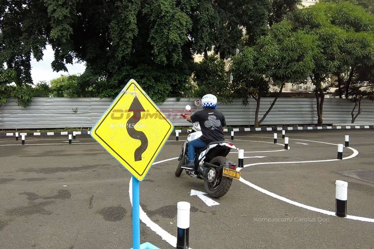 biaya bikin sim c, Tarif bikin SIM C, Tarif bikin SIM C 2025, tarif bikin SIM C baru, tarif bikin SIM C Desember, Rincian Tarif Bikin SIM C Motor per 1 Desember 2025