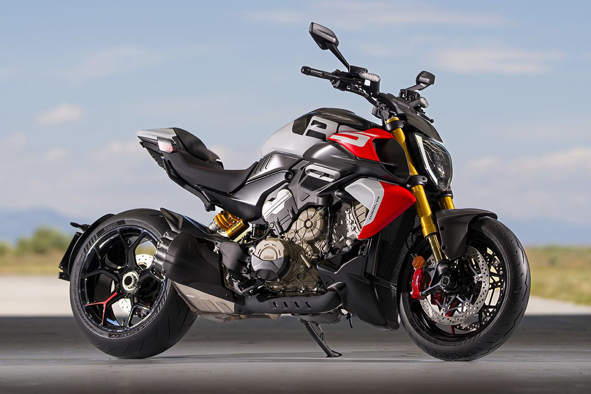 Ducati, Ducati Diavel, Diavel V4, Ducati Diavel V4 RS, Ducati Diavel V4 RS, Motor Santai dengan Mesin Panigale