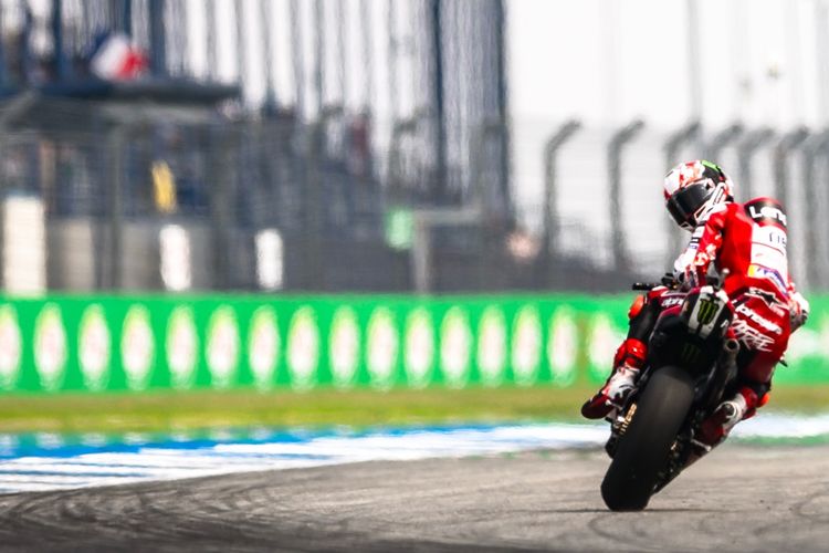 tim pabrikan, Ducati, Sirkuit Buriram, Francesco Bagnaia, Marc Marquez, Aprilia, Marco Bezzecchi, Kalah dari Aprilia, Dall'Igna Sebut Itu Siklus Alami