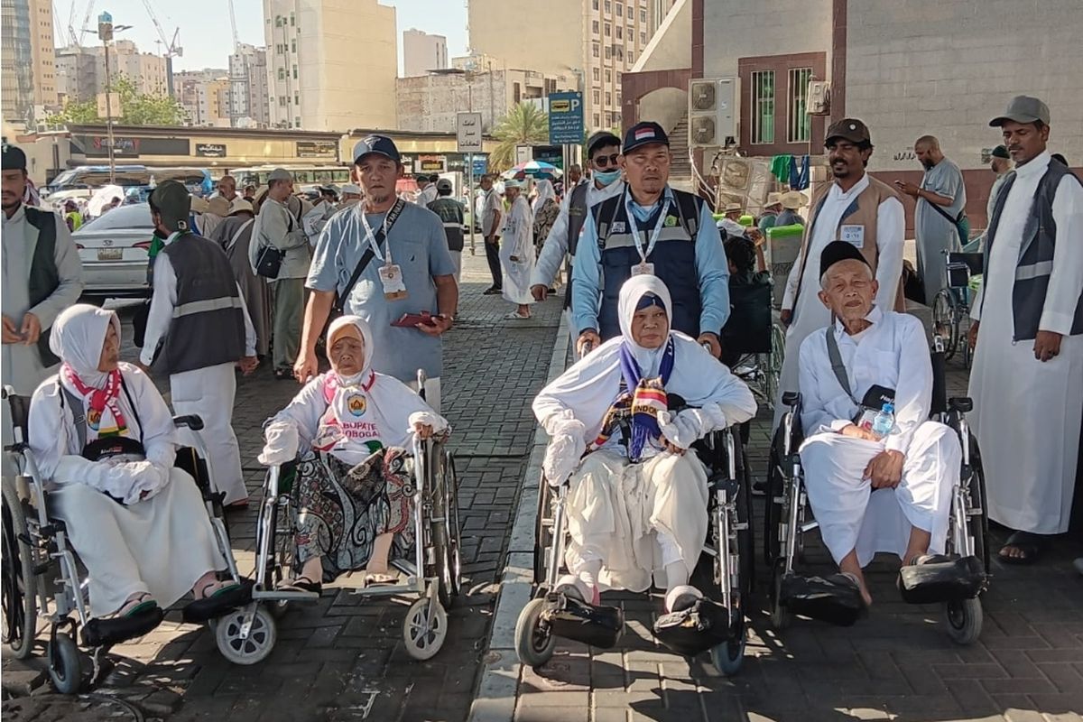 jemaah haji, jemaah haji Indonesia, Jemaah haji indonesia, Jemaah haji indonesia meninggal, jemaah haji meninggal, jemaah haji indonesia meninggal di tanah suci, 418 jemaah haji Indonesia meninggal, Kematian Jemaah Haji 2025 Capai 418 Orang, Didominasi Penyakit Jantung dan Gangguan Pernapasan