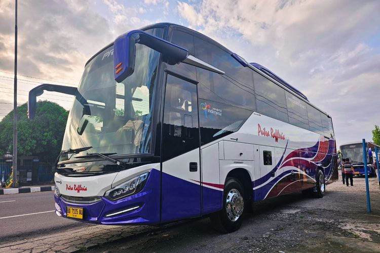 single glass, PO Putra Rafflesia, Putra Rafflesia, Bus Single Glass Baru PO Putra Rafflesia Buatan Tentrem dan New Armada