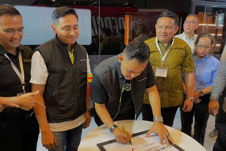 Juragan99 Trans, Karoseri Laksana, Juragan99 Trans Rilis Bus Bioskop Berjalan di Busworld 2026