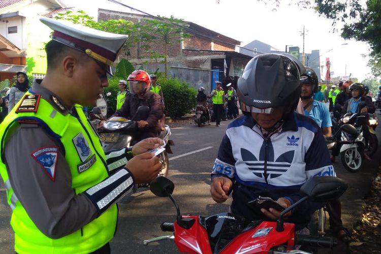 diskon LCGC, Cokelat, Gresini Racing, MotoGP, Kerusakan Jalan, Cuaca Ekstrem, Diskon MPV Murah, Operasi Keselamatan Jaya 2026, Cokelat Indonesia Sponsor Gresini, Diskon MPV Murah