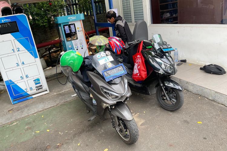 motor listrik, charger, bengkel spesialis, fast charging, Bukan Ganti Charger, Ini Rahasia Motor Listrik Bisa Fast Charging