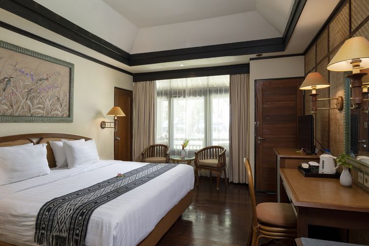 Mulai dari Bali hingga NTT, hotel atau akomodasi ramah lingkungan ini menawarkan pengalaman staycation nyaman dengan konsep berkelanjutan. Salah satunya Merumatta Senggigi Lombok., 1. Hyatt Regency Yogyakarta, 2. Soori Bali, 3. Greenhost Boutique Hotel Prawirotaman, 4. Alila Villas Uluwatu, 5. Merumatta Senggigi Lombok, 6. Alila Solo, 7. Mercure Bali Sanur Resort, 8. Nihi Sumba