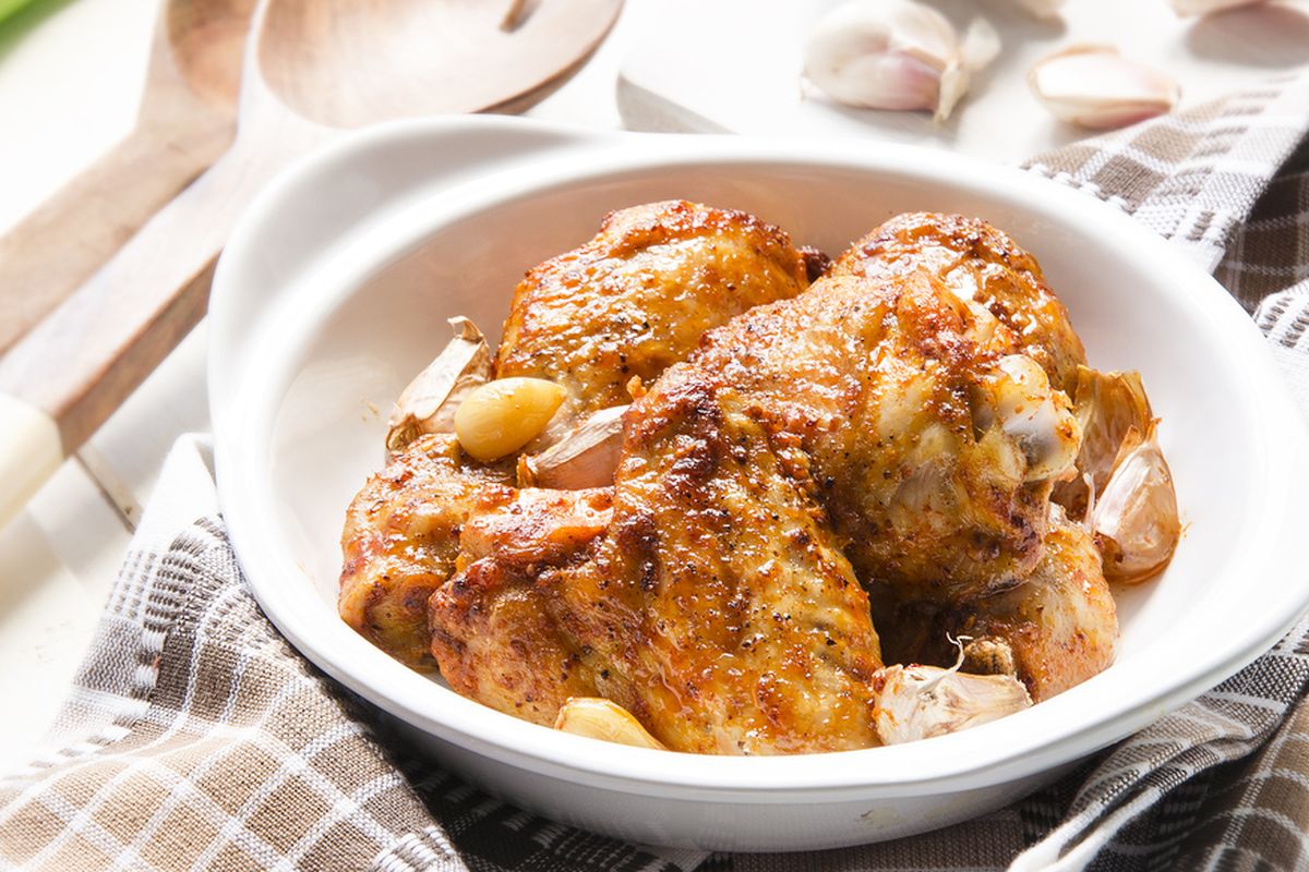 menu Natal, roasted garlic chicken, Roasted Garlic Chicken untuk Natal, Chef Hotel Ungkap Trik Daging Juicy dan Tak Pahit