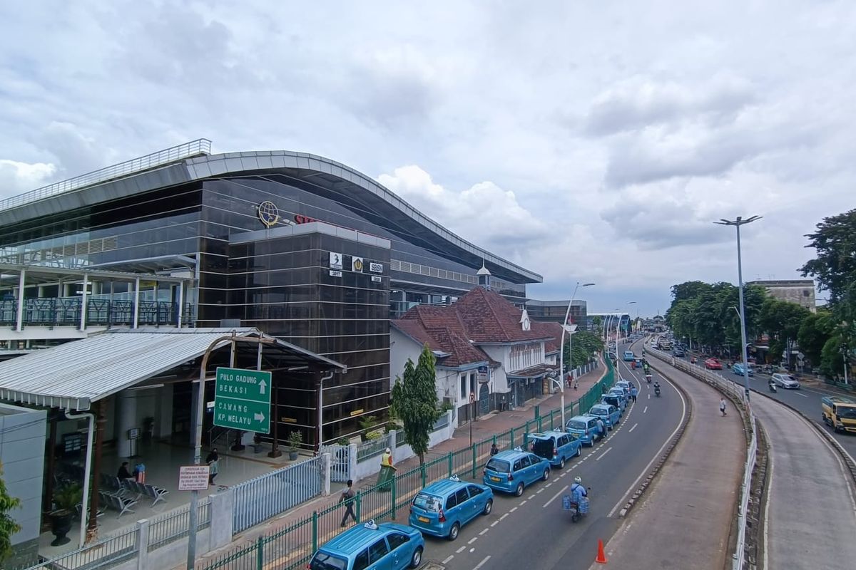 Stasiun Jatinegara, 10 Kereta Berhenti di Stasiun Jatinegara pada 17 Agusus 2025, 10 Kereta Berhenti di Stasiun Jatinegara Saat Perayaan HUT ke-80 RI di Monas