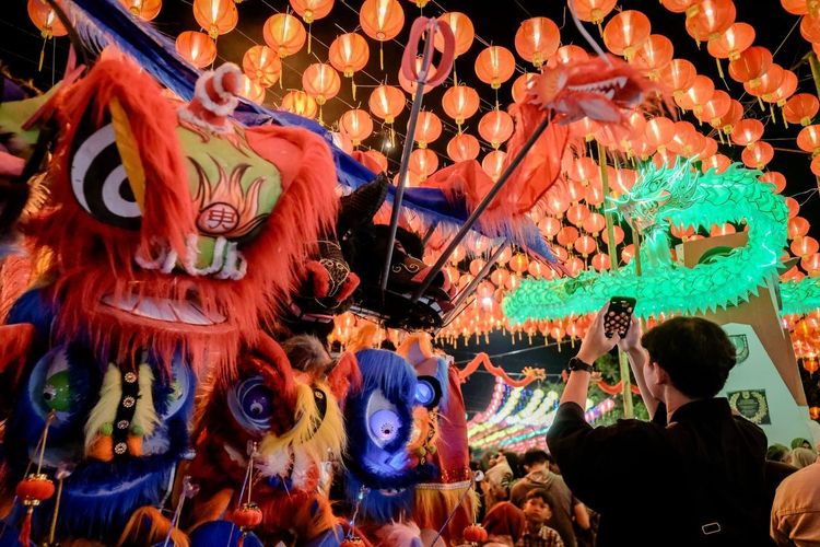Ilustrasi perayaan Imlek di Pasar Gede, Solo. Simak rangkaian acara Grebeg Sudiro 2025 di Kota Solo., 1. Festival Cap Go Meh 2026 di Jakarta , 2. Bogor Street Festival, 3. Pasar Imlek Semawis di Semarang, 4. Jappa Jokka Cap Go Meh di Makassar, 5. Grebeg Sudiro di Solo, 6. Perayaan Imlek di Pulau Kamaro di Palembang, 7. Pawai Tatung di Singkawang