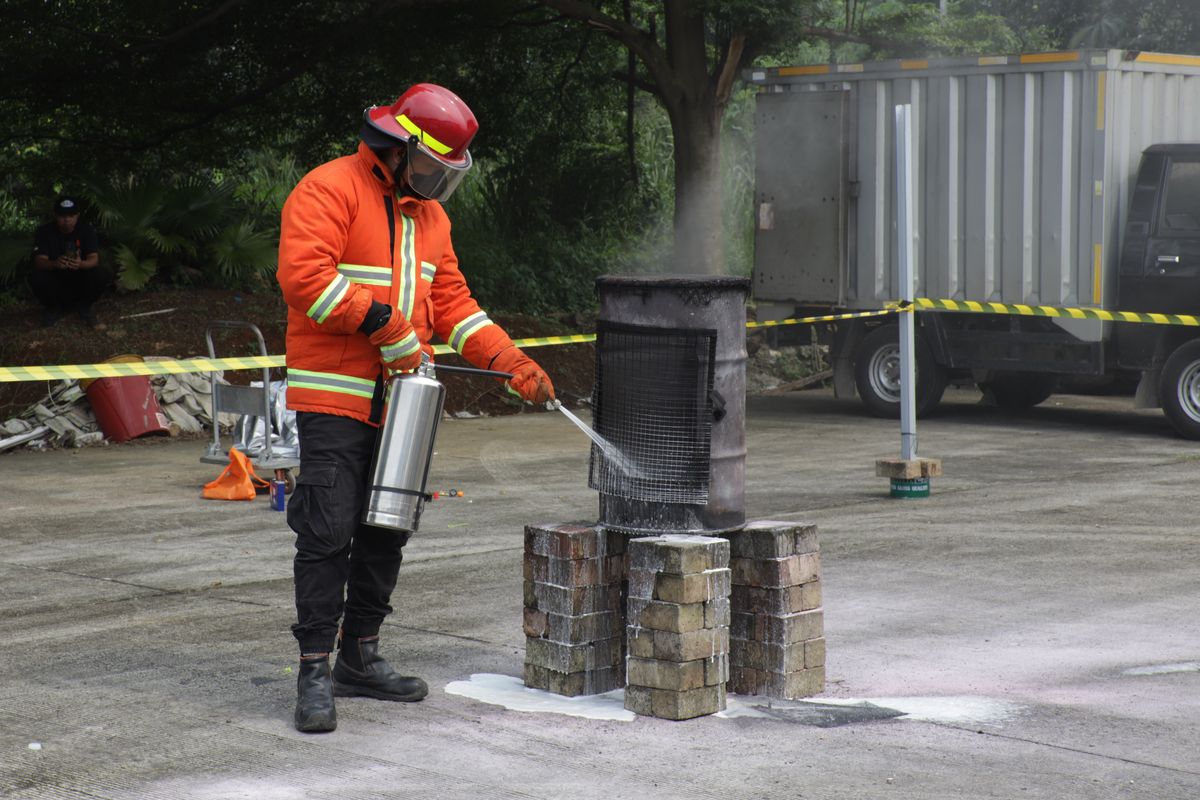 kendaraan listrik, risiko, Baterai Lithium Ion, keselamatan, thermal runaway, Pentingnya Edukasi Keselamatan dan Mitigasi Risiko Baterai Litium-ion
