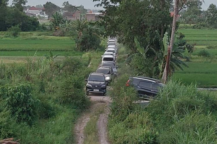 Google Maps, tol Purwomartani, Ikuti Rute Alternatif ke Tol Purwomartani, Mobil Malah Masuk Jalan Tanah