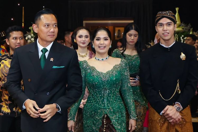 Kalung zamrud, kalung emerald, kalung zamrud, kalung annisa pohan, gaya annisa pohan, gaya kebaya annisa pohan, annisa pohan hadir di ngunduh mantu al ghazali, Pesona Mewah Emerald Annisa Pohan di Ngunduh Mantu Al Ghazali, Harganya Capai Rp 700 Juta,  Perhiasan Annisa Pohan saat ngunduh mantu Al Ghazali dan Alyssa, Kalung zamrud mewah yang bisa dikenakan untuk gelang, Baca juga: , Gaya elegan ala Annisa Pohan
