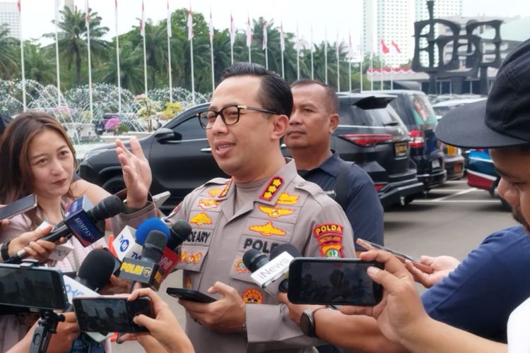 Lokataru, Lokataru Foundation, Delpedro Marhaen, direktur lokataru ditangkap, direktur lokataru, Alasan Polisi Tetapkan Direktur Lokataru Delpedro Marhaen Tersangka, Alasan Polisi Tetapkan Delpedro Marhaen Tersangka, Ajakan Provokatif Jadi Bukti Awal, Kronologi Penangkapan Direktur Lokataru, Respons Solidaritas soal Penangkapan Direktur Lokataru