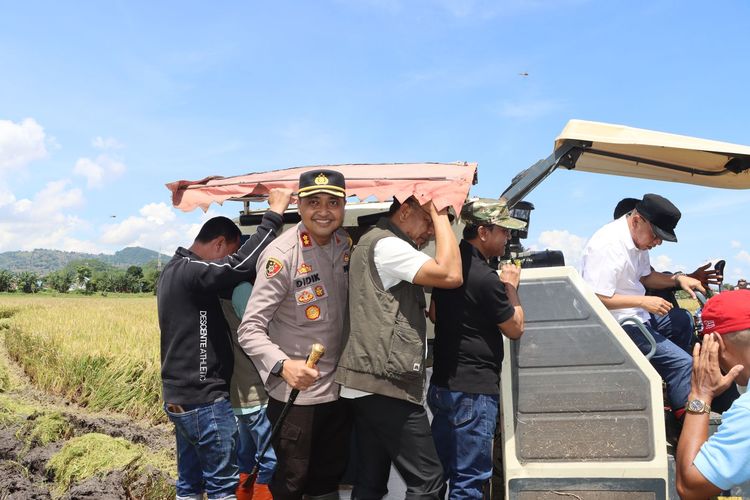 Sumbawa, Bima, narkoba, Terungkap! Narkoba Jaringan Eks Kapolres Bima Kota Sedianya Akan Diedarkan di Sumbawa, Rencana Peredaran di Wilayah Sumbawa, Temuan Koper Putih di Tangerang, Nyanyian Anak Buah dan Tes Rambut, Identitas Bandar Inisial E Terungkap