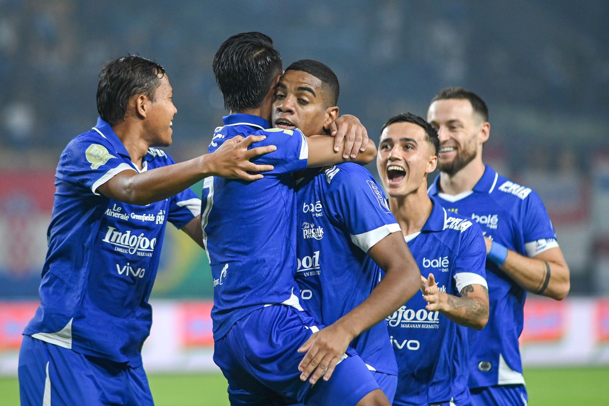 Persib Bandung, Persis Solo, Super League, hasil persib vs persis, AFC Champions League 2, Hasil Persib, Peter de Roo, Bojan Hodak, Persib Bandung vs Persis, Catatan Sempurna Persib di Bulan Oktober, 4 Kali Menang Tanpa Bobol