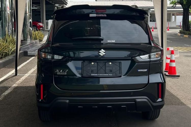 mobil, skema cicilan, Suzuki, Suzuki XL7 Hybrid, Suzuki XL7 Hybrid Alpha Kuro, Skema Cicilan Suzuki Hybrid Alpha Kuro: per Bulan Rp 5 Jutaan