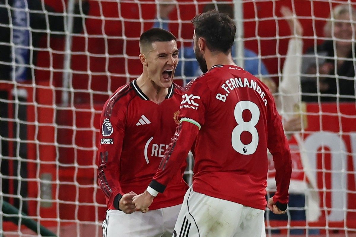 Manchester United, Michael Carrick, Liga Champions, Michael Carrick Ungkap Target Man United Lainnya Selain Lolos ke Liga Champions
