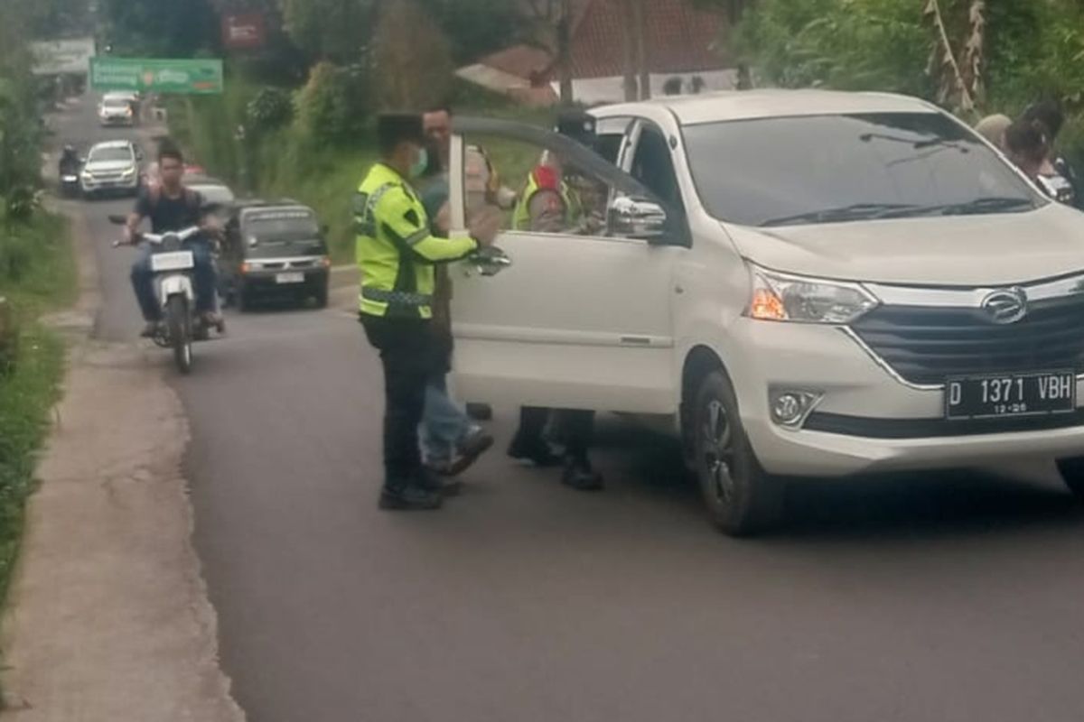 mobil mogok, Alasan Kenapa Banyak Mobil Mogok di Tanjakan