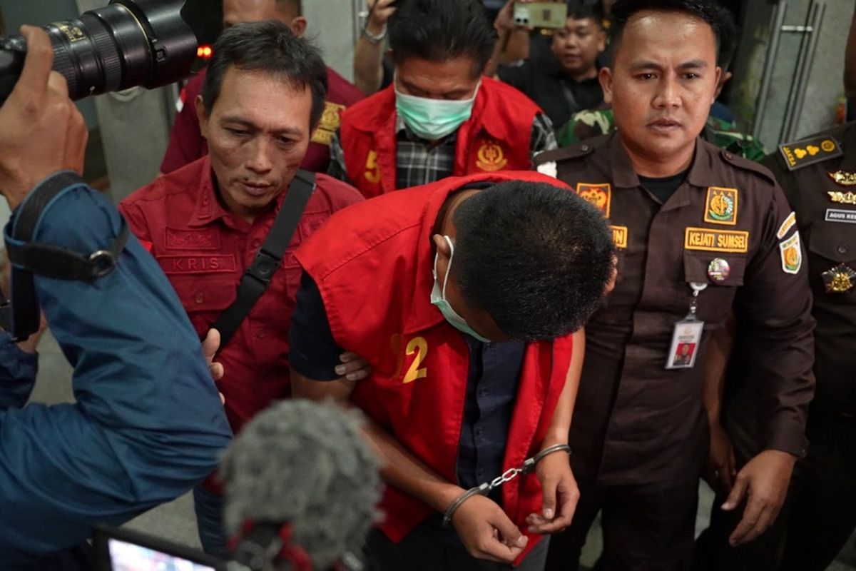 Kejati Sumsel, Muara Enim, Sumatera Selatan, Dugaan Suap Proyek Irigasi Muara Enim, Anggota DPRD dan Anaknya Ditahan, Alphard Jadi Bukti, OTT dan Jerat Suap Proyek Irigasi, Aliran Dana dan Pembelian Mobil Mewah, Penggeledahan di Tiga Lokasi, Penahanan dan Pengembangan Kasus
