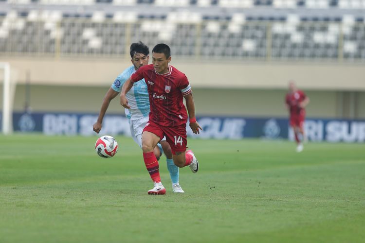 persib bandung, Persis Solo, Persib vs Persis Solo, Super League, Peter de Roo, klasemen super league, pelatih persis solo, Persib Vs Persis Solo, Peter de Roo Tak Terlalu Pikirkan Strategi Maung