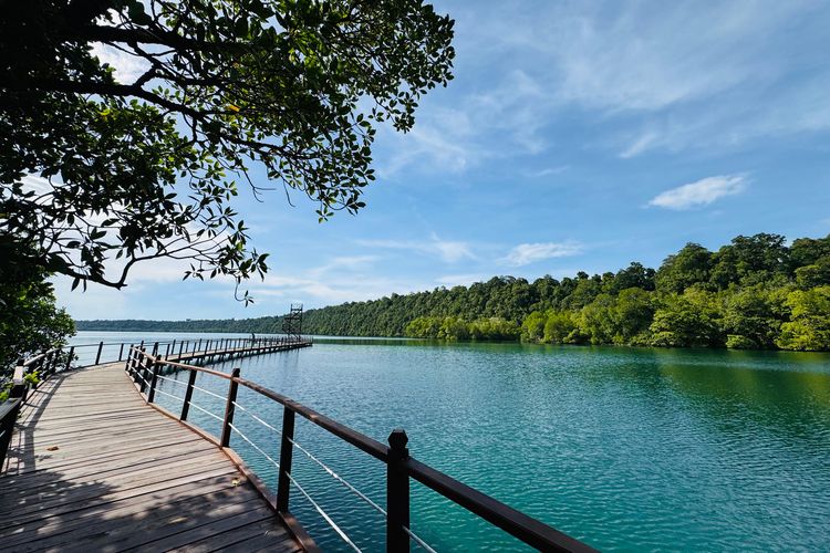 Berau, Mercure Berau, Liburan ke Berau: Gerbang Menuju Pantai Sebening Kaca, Snorkeling dengan Ubur-ubur Tanpa Sengat