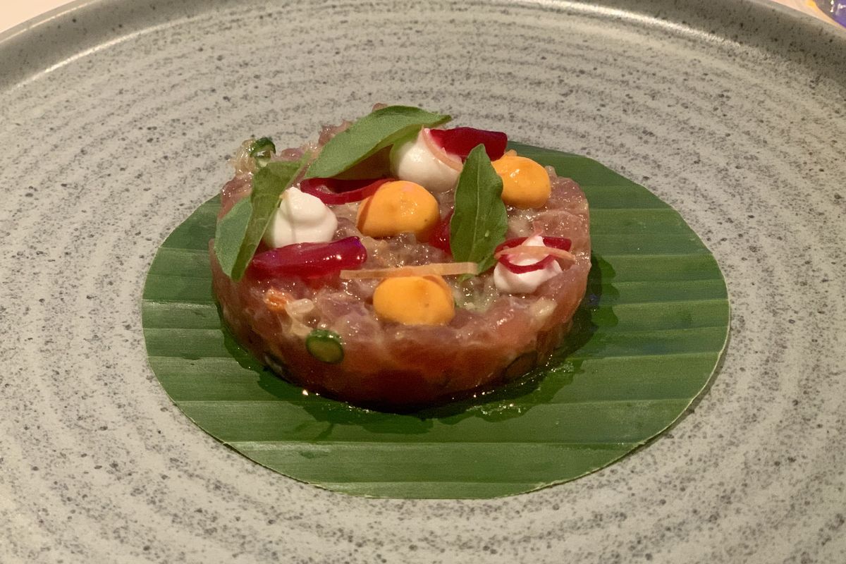 Tren Kuliner 2025, tren kuliner masa depan, tren kuliner di indonesia, future of food marriott international, future of food marriott international 2026, 10 Tren Kuliner 2026 di Asia Pasifik, Sajian Lokal Mendominasi, 1. Kenyamanan sebagai kemewahan baru, 2. Pengalaman bersantap melibatkan pancaindra, 3. Menggunakan bahan lokal, 4. Peran AI dalam dunia kuliner, 5. Asia jadi pusat kuliner, 6. Chef Asia generasi muda punya peran besar, 1. Makanan sehat, 3. Bahan tradisional, 4. Pionir dalam keberlanjutan