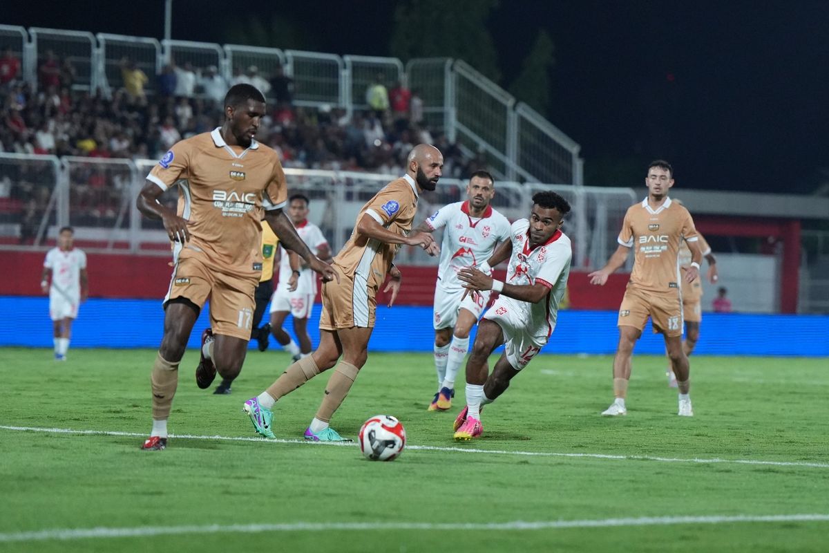 Malut United, Dewa United, Stadion Gelora Kie Raha, Hendri Susilo, Abduh Lestaluhu, Super League, Malut United Paceklik Kemenangan 3 Laga Beruntun, Kinerja Pemain Disorot