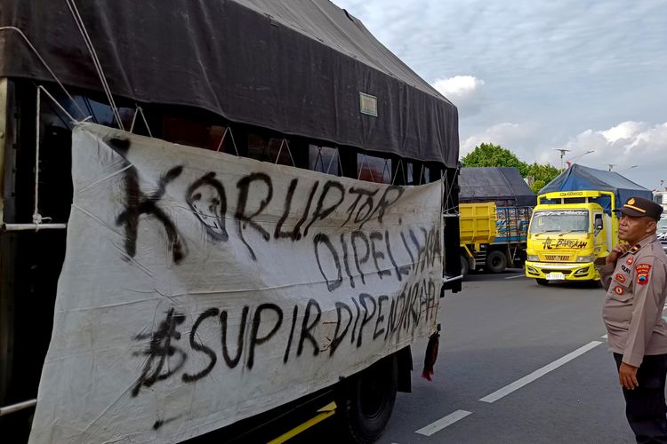truk ODOL, Farid Hidayah, regulasi Zero ODOL, Demo sopir truk, Truk ODOL Merugikan Sopir, Tapi Kenapa Mereka Demo?