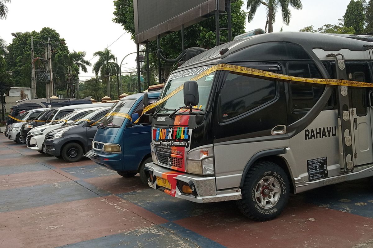 travel gelap, transportasi umum, Travel Gelap Marak karena Angkutan Umum Daerah Belum Merata