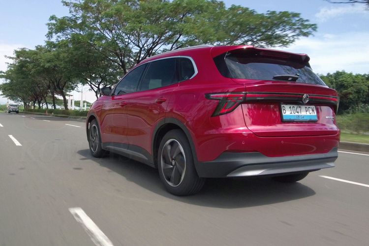 Review Lengkap MG S5 EV: Nyaman untuk Keluarga, Cukup Efisien, Kabin Lapang, tetapi ada Catatan, Fitur Modern Ramah Pengguna, RWD dan Distribusi Bobot Seimbang, Konsumsi Daya Kompetitif