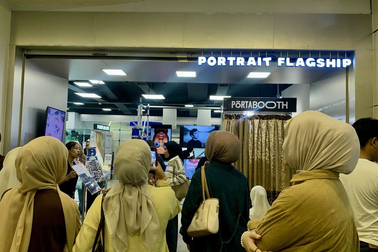 Saya Coba Jalan-jalan ke Blok M, Ini 5 Photobooth Kekinian di Blok M Square untuk Gen Z, 1. Photoism, 2. Portrait Flagship, 3. Photoria, 4. Bakal Lokasi Mejeng-Pick Me Booth, 5. Lab Box