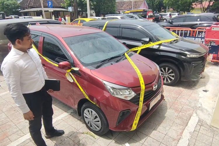 Bank Jateng, sopir bank bawa kabur uang rp 10 miliar, sopir bank jateng, sopir bank jateng bawa kabur 10 miliar, sopir bank jateng beli rumah di gunungkidul, Drama Pelarian Sopir Bank Jateng, Bawa Kabur Rp10 M, Beli Rumah Baru, Ditangkap Saat Tidur, Ditangkap Tanpa Perlawanan, Aksi Nekat di Tengah Kelengahan, Celah Pengawalan Bank, Dari Rp 10 Miliar ke Rumah Baru