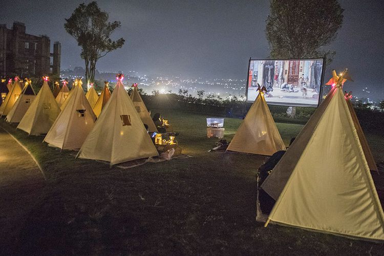 Bogor, Glamping, 7 Tempat Glamping di Bogor, Nikmati Liburan di Tengah Alam, 1. The Highland Park Resort, 2. Forrester Glamping Co, 3. Alesano Village, 4. Puncak Langit Glamping, 5. Glamping Gunung Geulis Adventure Camp, 6. Tenda di Bawah Bintang (Versi Bogor), 7. Gunung Pancar (Sentul)