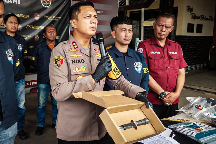 pembunuhan berencana, Kampung Gajah, Tragedi di Balik Reruntuhan Kampung Gajah, Siswa SMP Tewas di Tangan Sahabat Sejak Kecil, Skenario Alibi Palsu Pelaku, Kronologi Eksekusi di Area Terbengkalai, Hubungan Pertemanan yang Tak Lazim, Terancam Hukuman Mati
