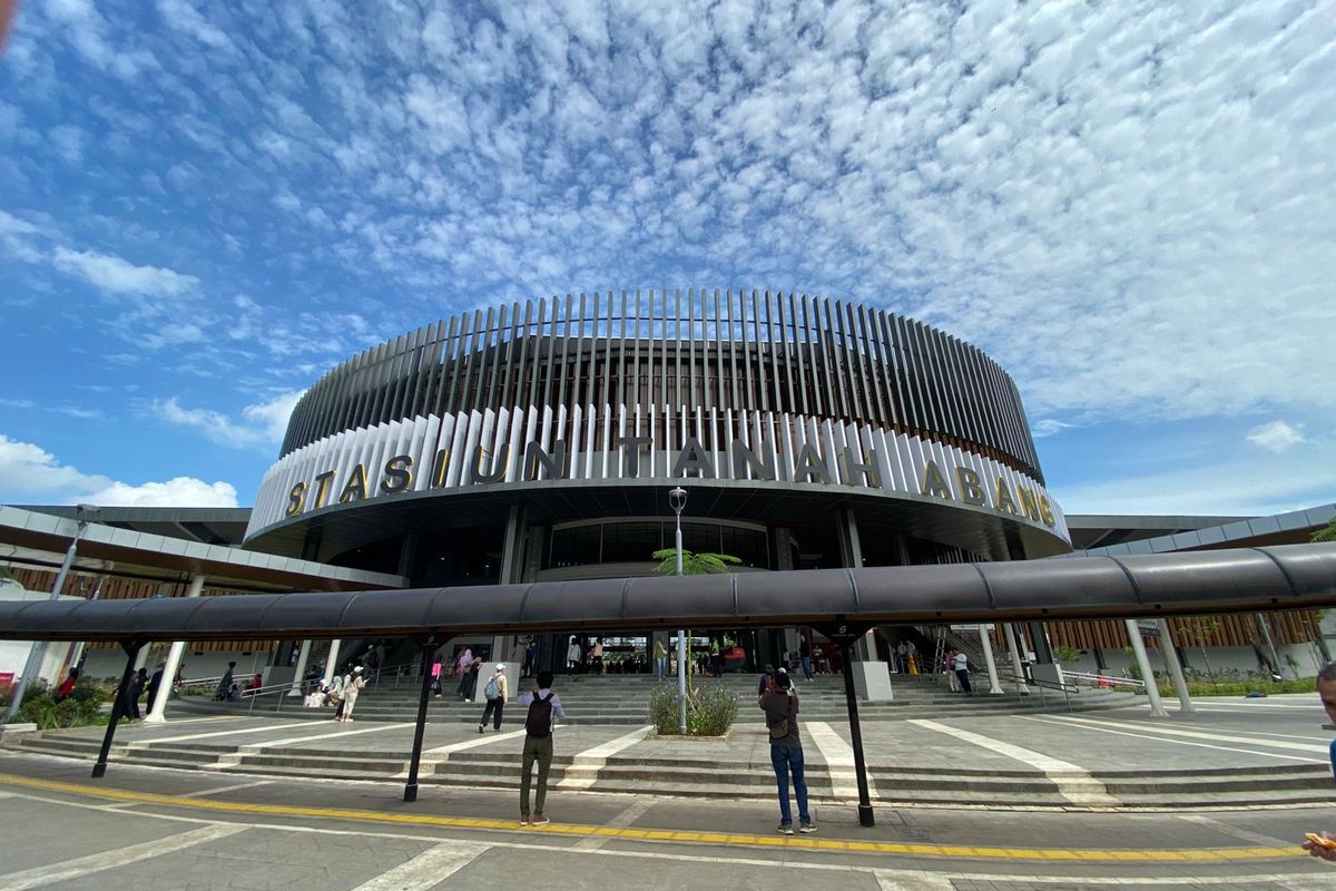 peron baru stasiun tanah abang, stasiun tanah abang baru, fasilitas stasiun tanah abang, perubahan stasiun tanah abang baru, kondisi stasiun tanah abang saat ini, Gedung Baru Stasiun Tanah Abang, Apa yang Berbeda?