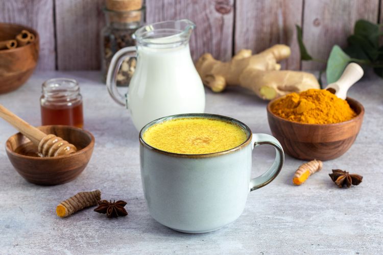 usus, minuman terbaik, kesehatan usus, Kefir, kefir, Kombucha, kombucha, Kesehatan usus, usus sehat, 10 Minuman Terbaik untuk Kesehatan Usus, Disarankan Ahli Gizi, 1. Kefir, 2. Kombucha, 3. Jus bit , 5. Jus prune, 6. Teh jahe, 7. Minuman cuka apel , 8. Teh peppermint, 9. Turmeric latte (golden milk), 10. Air putih