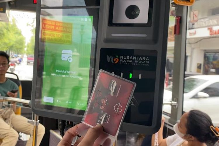 Trans Jogja, Yogyakarta, Tiket Trans Jogja, yogyakarta, trans jogja, Tempat Wisata Jogja, Rute Trans Jogja, tiket Trans Jogja, Jelajah Kota Pakai Trans Jogja, Ini 7 Tempat Wisata Jogja yang Bisa Dikunjungi!, 1. Malioboro, 2. Benteng Vredeburg, 3. Taman Pintar Yogyakarta, 4. Kebun Binatang Gembira Loka, 5. Kraton Yogyakarta, 6. Taman Sari, 7. Candi Prambanan