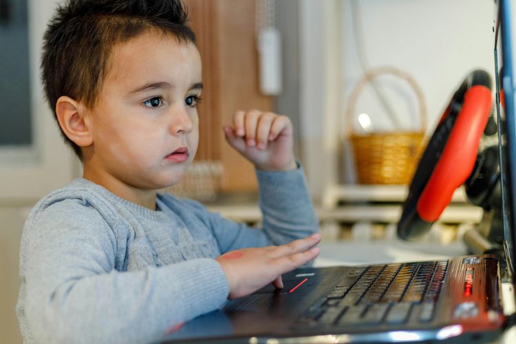 game online, Lego Playground, Bermain Fisik atau Game Online, Mana yang Lebih Baik untuk Anak?