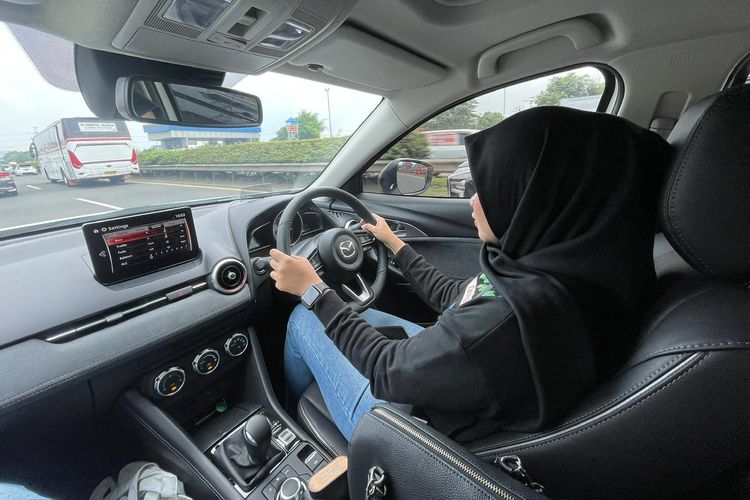 konsumsi bahan bakar, Spesifikasi mesin, SUV ringkas, Mazda CX-3 Kuro, Konsumsi Bahan Bakar Mazda CX-3 Kuro: Efisien untuk Perkotaan, Mazda CX-3 Kuro: SUV Ringkas dengan Konsumsi Bahan Bakar Efisien, Spesifikasi Mesin yang Menjanjikan Performa Halus, Pengujian Konsumsi Bahan Bakar yang Memuaskan, Konsumsi Bahan Bakar yang Bersaing di Kelasnya