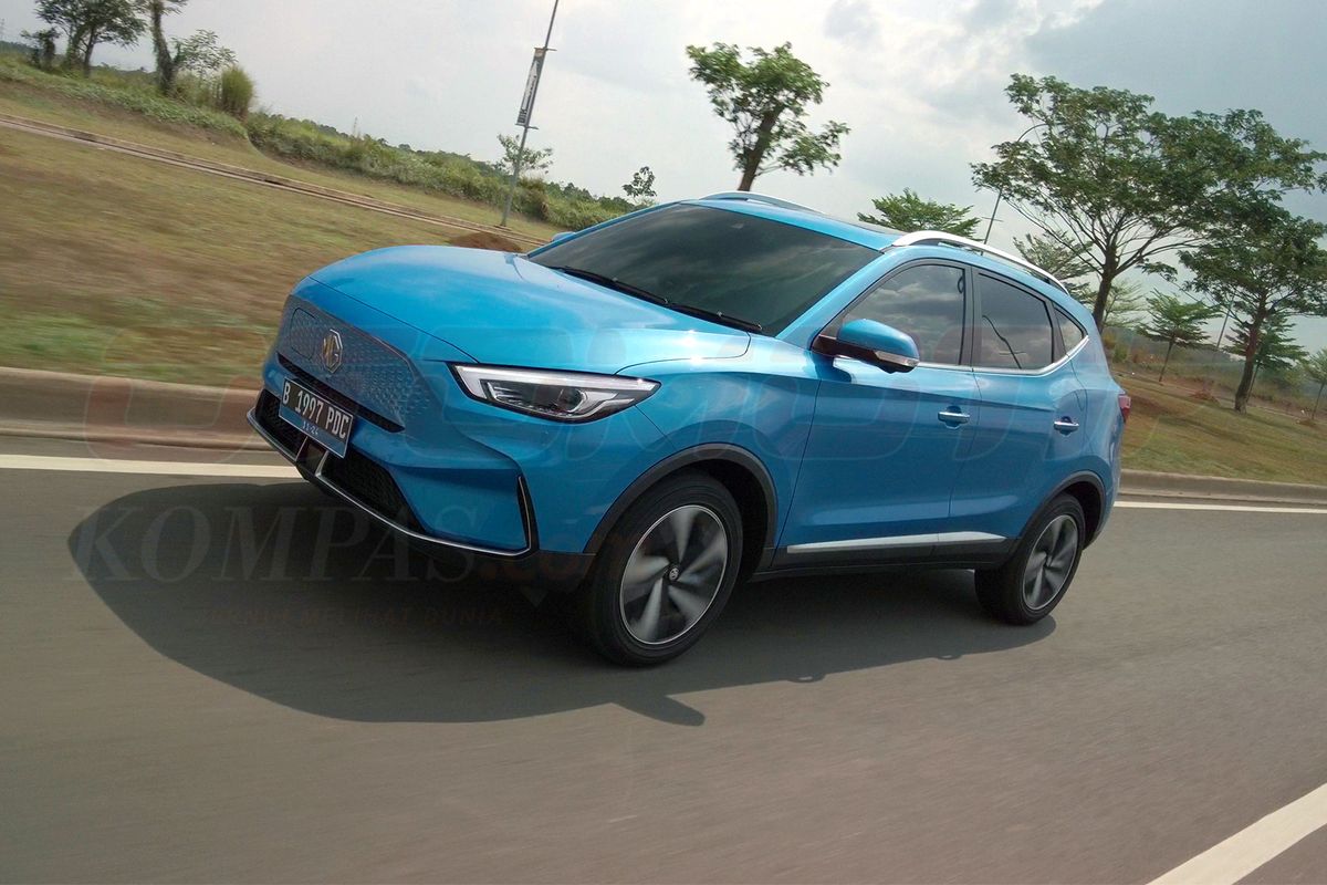 mobil listrik, MG Motor Indonesia, SPKLU, Nataru, Barang-barang yang Wajib Dibawa Saat Libur Nataru Naik Mobil Listrik