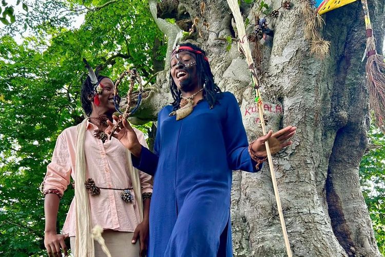 turis amerika hilang, turis Amerika, Kingdom of Kubala, Lady Safi, Hilang Tiga Bulan, Turis Amerika Ternyata Tinggal di Hutan Skotlandia dan Menikah dengan Raja ‘Afrika’