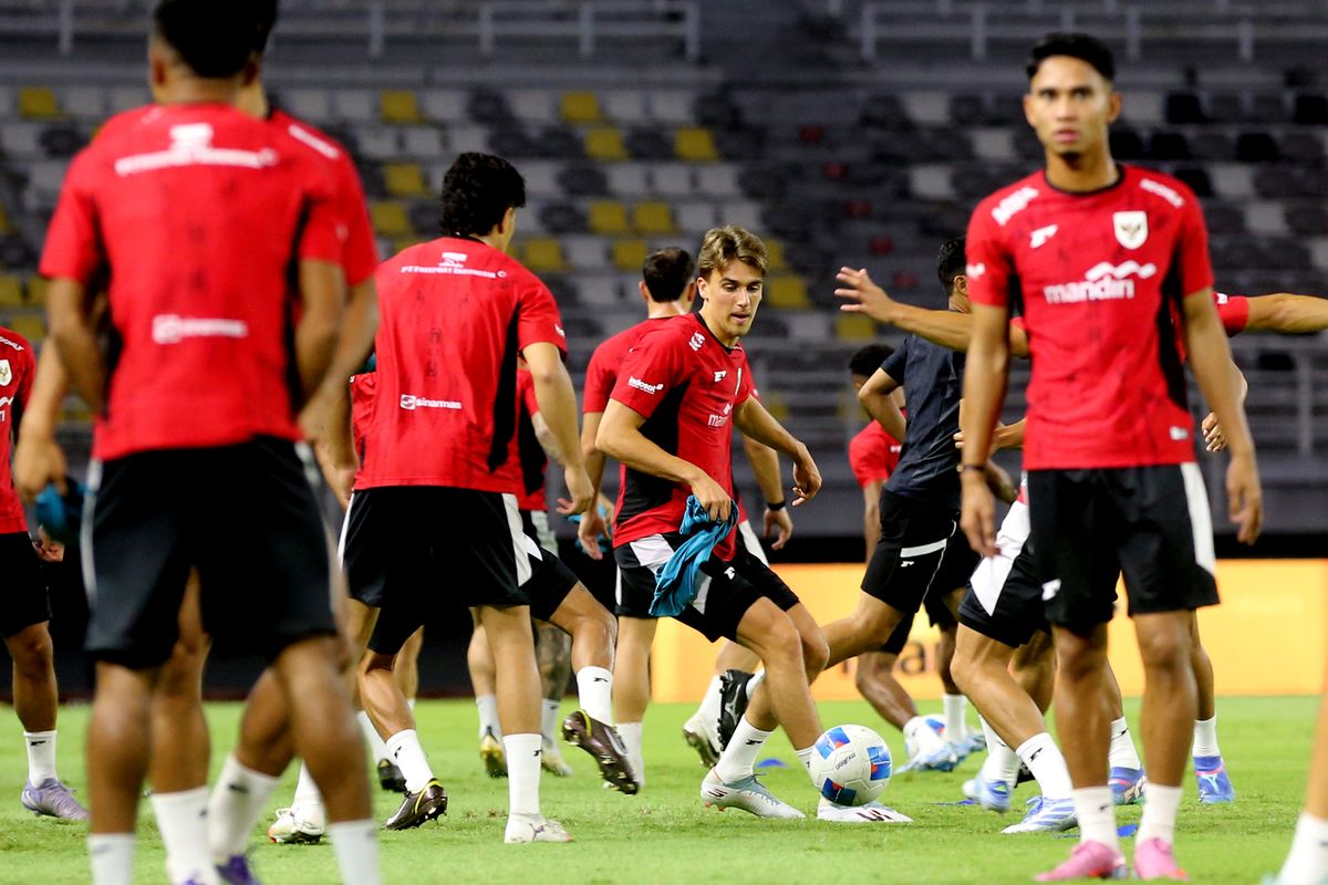 Jawa Timur, Timnas Indonesia, FIFA Match Day, Miliano Jonathans, Mauro Zijlstra, Laga FIFA Match Day: Patrick Kluivert Belum Tentukan Debut Pemain Baru