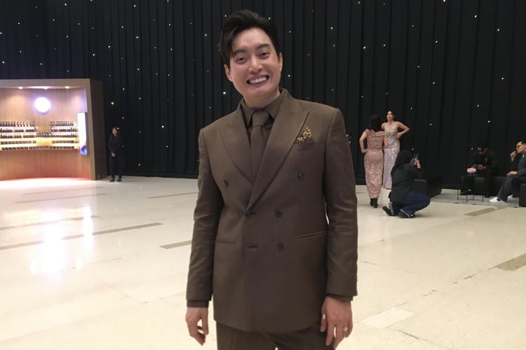 Edric Tjandra, Perawatan rambut pria, Tips Merawat Rambut Pria, pelawak edric tjandra, cara merawat rambut ala edric tjandra, tips rambut pria, rambut edric tjandra, outfit edric tjandra, Rambut Edric Tjandra Menang Penghargaan, Ini Rahasia Perawatannya