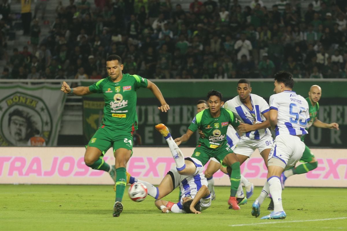 Super League, Persebaya vs Persib, Persebaya Surabaya, Bruno Moreira, Persib Bandung, Hasil HT Persebaya Vs Persib 1-0: Penalti Bruno Moreira Bawa Bajul Ijo Unggul