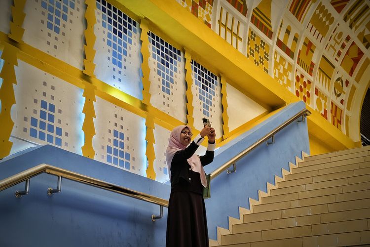 Blok M Square, wisata kuliner blok m square, wisata blok m, wisata di blok m square, tempat makan di blok m square, tempat nongkrong di blok m murah, Ide Jalan Jalan Low Bujet di Blok M, Bisa Ke mana Saja?, 1. Berburu pakaian bekas , 2. Main ke lorong mal, 3. Jajal kuliner di pujasera Blok M Square, 4. Berburu buku bekas murah, 5. Berburu kaset lawas, 6. Nongkrong di Taman Literasi