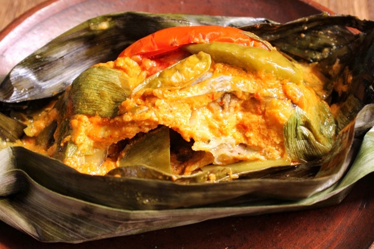 Pepes Ikan, Manado, Resep Pepes Ikan Khas Manado, Wangi Rempah Daun dan Pedasnya Nendang