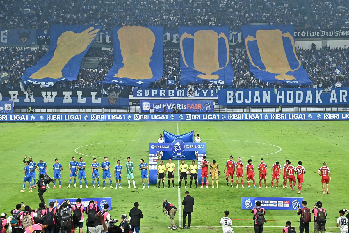 Persib, Liga 1 2024-2025, Persib Bandung, Barito Putera, Bojan Hodak, Hasil Liga 1, berita foto, Persib Bandung Vs Barito Putera, persib juara liga 1, hasil persib bandung vs barito putera, BERITA FOTO: Persib Tertahan di Pesta Juara, Ada Kontroversi dan Gol Bunuh Diri