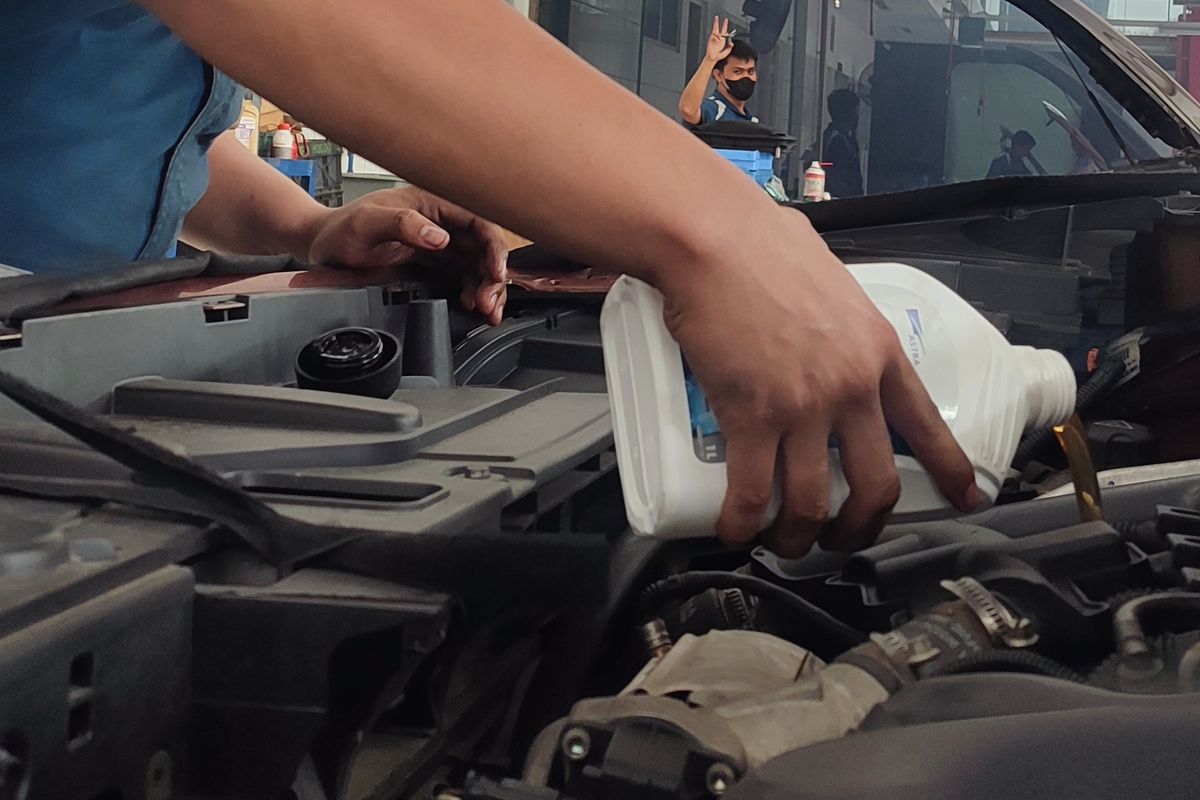 oli palsu, mesin, pelumas, oli mobil, Pakai Oli Palsu, Mesin Bisa Berkerak dan Berlumpur