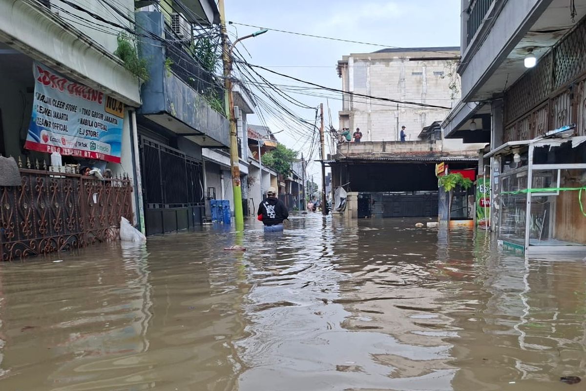 Banjir Jakarta, titik banjir Jakarta, Daftar Lokasi Posko Banjir Jakarta, 306 Orang Masih Mengungsi, Jakarta Barat, Jakarta Pusat, Jakarta Timur, Jakarta Barat 8 RT, Jakarta Utara 2 RT, Jakarta Selatan 10 RT, Jakarta Timur 21 RT