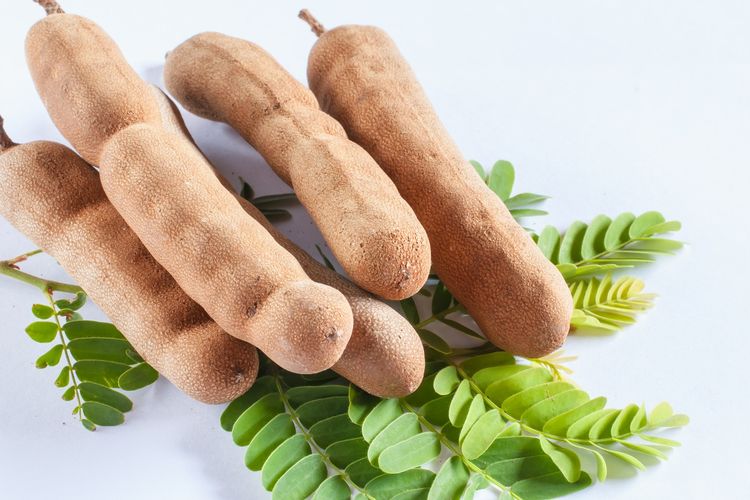 beras, agar beras awet tidak berkutu, agar beras awet, 6 Bumbu Dapur Ini Ternyata Bikin Beras Awet dan Bebas Kutu, Apa Saja?, 1. Gunakan cabai kering, 2. Tambahkan daun jeruk purut, 3. Manfaatkan daun asam jawa, 4. Lada kering sebagai penangkal kutu, 5. Daun belimbing wuluh, 6. Daun pandan untuk aroma harum